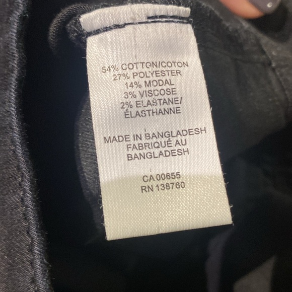 RW&CO Slim-Leg Super Stretch Pant - Black size 33x32 - Picture 13 of 14
